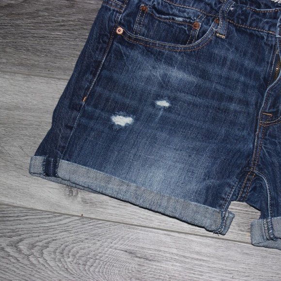 American Eagle Mid-Rise Distressed Denim Shorts-Medium Wash-Size 6-GUC - Picture 2 of 5